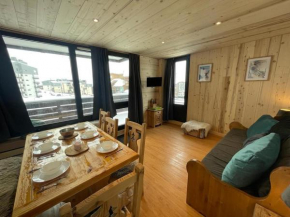 Studio rénové avec balcon, au pied des pistes, WiFi et proche commodités - FR-1-502-552